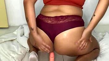 Novinha no zap zap: Gay man masturbates with dildo