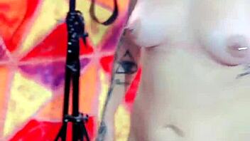 Amateur MILF auditions with big dick photographer and gets her pussy stretched