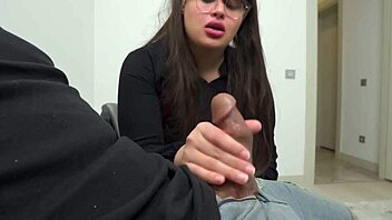 Big ass amateur gets wild in hardcore scene